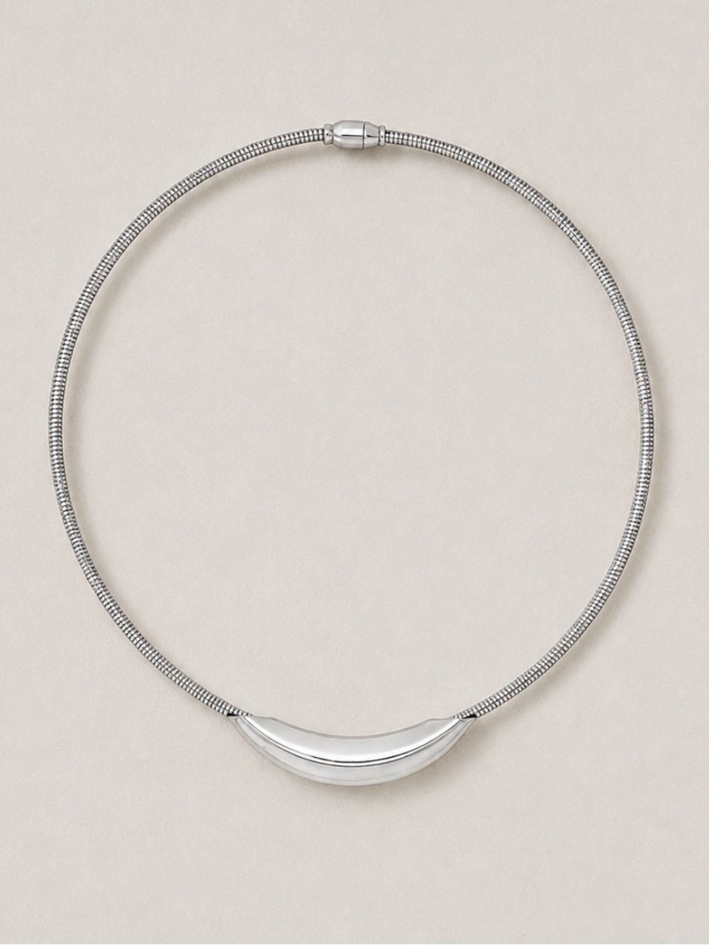 New! Silver Classic Collar Necklace NWOT (1002